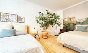 3 bedrooms, desk, iron/ironing board, travel crib