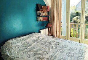 3 bedrooms, iron/ironing board, WiFi