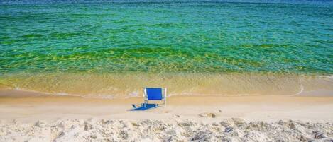 Una spiaggia nelle vicinanze