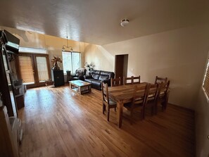 Dining - Working Ranch Home 100% off the grid in Williams, AZ (Williams)