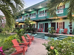 Terrace/patio - CORAL REEF ROOM - Close to Beach - One Bedroom Suite (San Pedro)