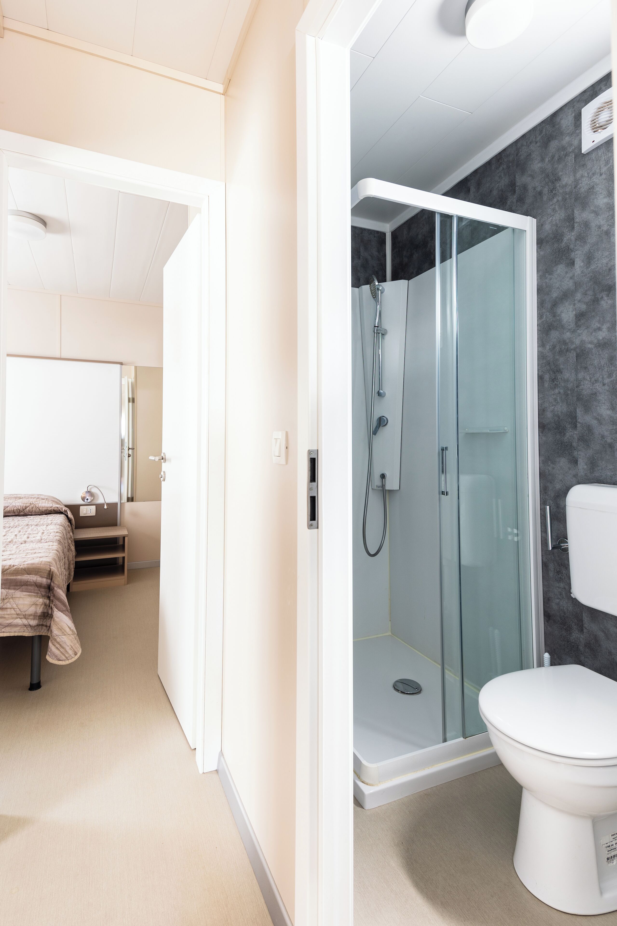 Mobile Unterkunft | Badezimmer | Dusche