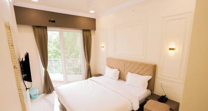 Hotel Indra Palace