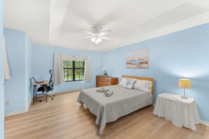 3 bedrooms, WiFi, bed sheets - 3-Bed with pool - Close to beach (Melbourne)