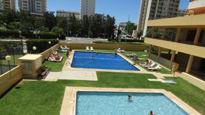 حمام سباحة