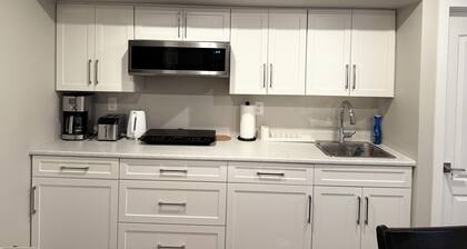 Charming and Cozy Private 2-Bedroom Suite