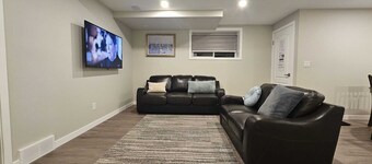 Charming and Cozy Private 2-Bedroom Suite