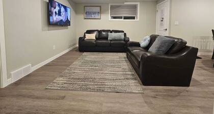 Charming and Cozy Private 2-Bedroom Suite