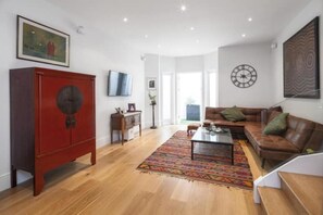 Smart TV, fireplace, video games, DVD player