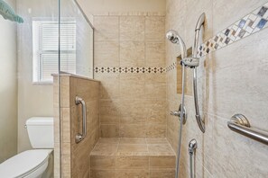 Shower, hair dryer, towels, toilet paper - Stunning sunsets, wildlife views & golf cart included for Villages lifestyle  (The Villages)