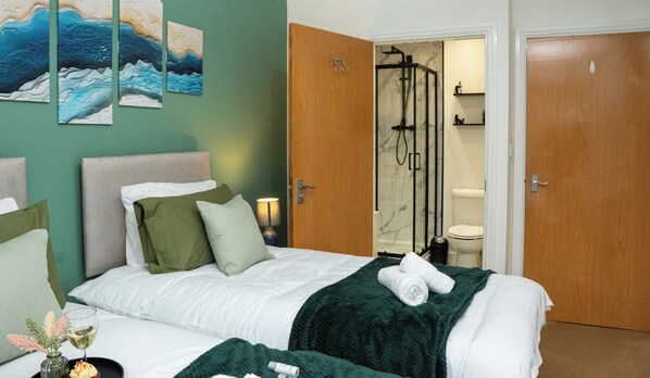 2 chambres, bureau, fer et planche à repasser, Wi-Fi gratuit