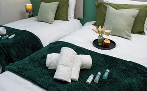 2 bedrooms, desk, iron/ironing board, free WiFi