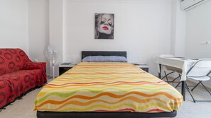 WiFi, bed sheets