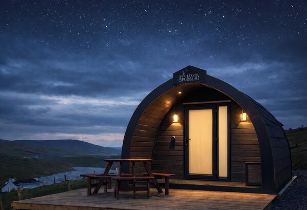 تناول الطعام بالخارج