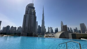 Outdoor pool - Easygo-upscale 2BR /iconic View Bldp03 (Dubai)