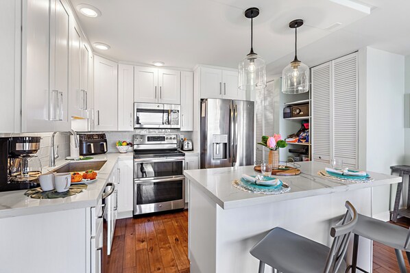 Fridge, microwave, oven, stovetop