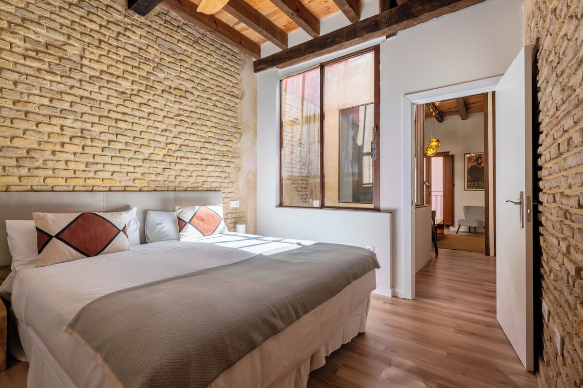 Design Apartment, Courtyard View | 1 bedroom, laptop workspace, blackout drapes, soundproofing