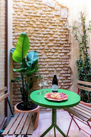 Design Apartment, Patio, Courtyard View | Terrace/patio