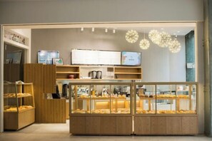 Dining - Longtai Jindu Hotel (Huizhou Ganghui Shopping Center) (Huizhou)