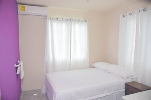 1 bedroom, iron/ironing board, internet, bed sheets