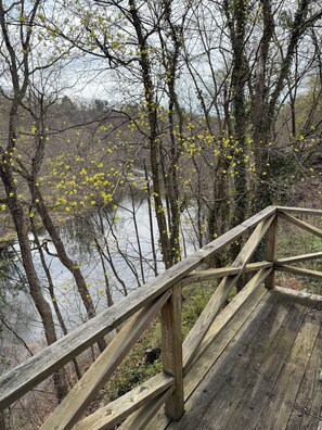Property grounds - Eaglefest time! Plus stunning winter views of Croton River Gorge, a birder haven (Croton-on-Hudson)