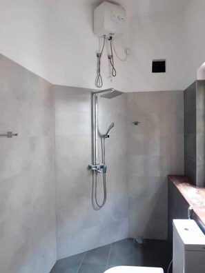Savon, shampoing, papier toilette