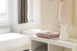 2 habitaciones, tabla de planchar con plancha y wifi gratis 