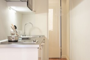 Fridge, microwave, oven, stovetop - Cadenabbia Lake Side Apartment 2 (Cadenabbia)