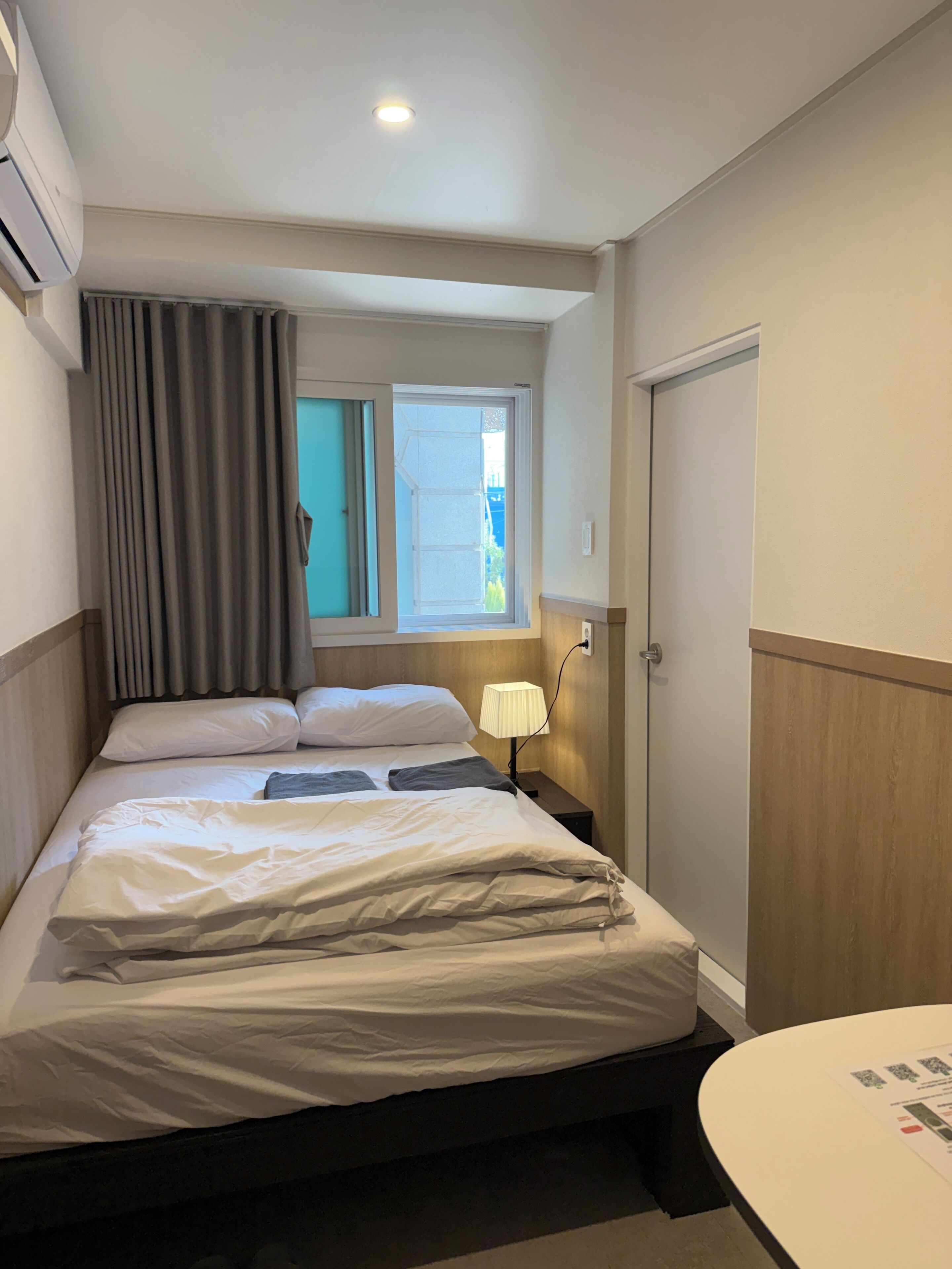 Basic Double Room (non-Korean nationals only) | 노트북 작업 공간, 무료 WiFi