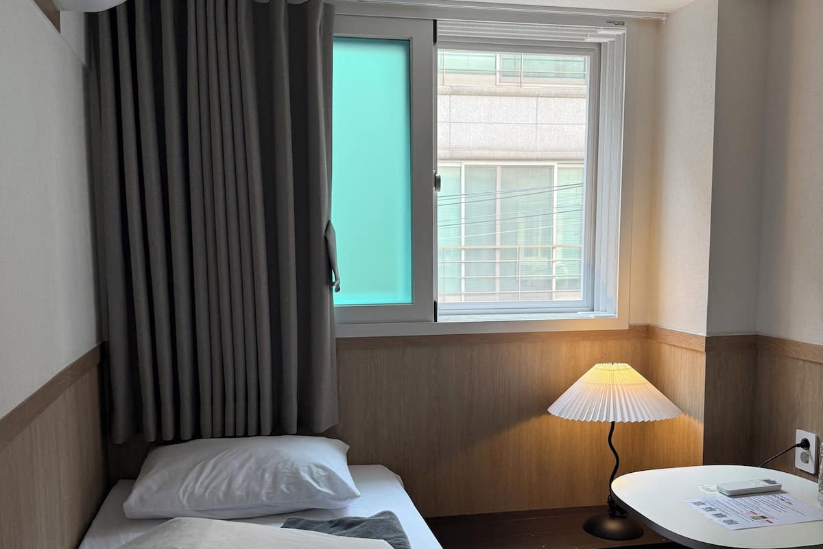 مساحة عمل للكمبيوتر المحمول وواي فاي مجانًا