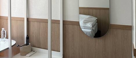 Basic Single Room (non-Korean nationals only) | Laptop workspace, free WiFi