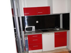 Microwave, stovetop - Apartment Trocadero (Paris)