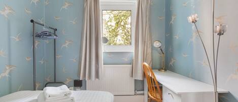 3 chambres, bureau, fer et planche à repasser, accès Internet