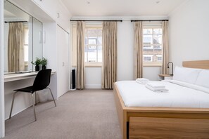 2 bedrooms, desk, iron/ironing board, Internet