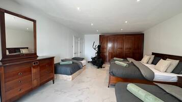 1 chambre, fer et planche Ă repasser, Wi-Fi, draps fournis