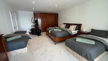 1 bedroom, iron/ironing board, WiFi, bed sheets