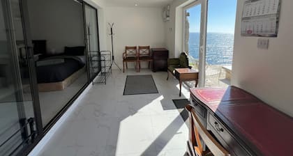 Seaview Apartment in Charming Onchan - Sleeps 4, Fast WiFi