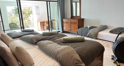 Seaview Apartment in Charming Onchan - Sleeps 4, Fast WiFi