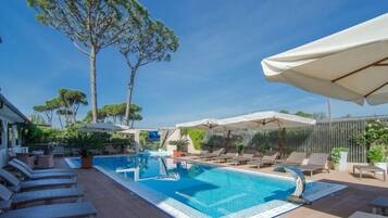 Seasonal outdoor pool