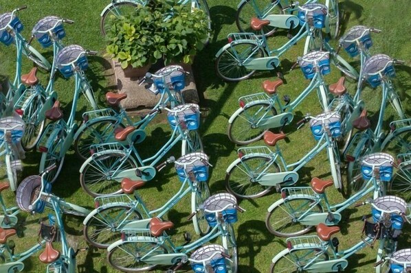 Bicycling - Hotel Eden (Cinquale)