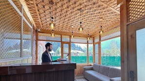 Ảnh chưa phân loại, 3 trong số 24 ảnh, nút