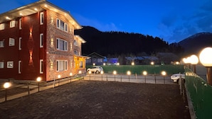 Exterior - Bombay Residency (Pahalgam)