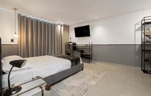 2 chambres, fer et planche à repasser, Wi-Fi, draps fournis