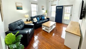 Living area - Charming Coastal Cape Cod w/ King Bed, Bikes, & Game Room near Downtown Beach (Vermilion)