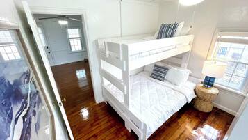 2 Schlafzimmer, Schreibtisch, Bügeleisen/Bügelbrett, kostenloses WLAN
