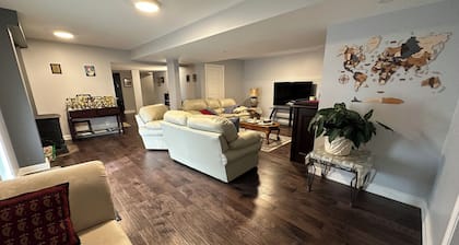 Luxury Farm Stay | Olympic Pool, Hot Tub & 3-Bed Guest Suite