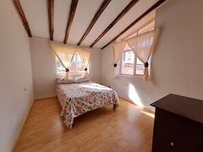 4 chambres, bureau, Wi-Fi, draps fournis