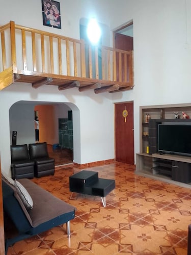 Fabulous 4-bedroom house with WiFi in Urubamba
