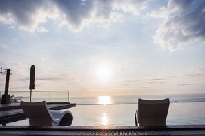 Indoor pool, 2 outdoor pools, pool umbrellas, pool loungers - Apec Mandala Chambay Mui Ne - Oceanic Studio (Phan Thiet)