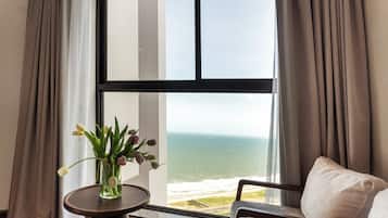 Luxury Apartment, Private Pool, Sea View | Hypo-allergenic bedding, in-room safe, desk, laptop workspace
